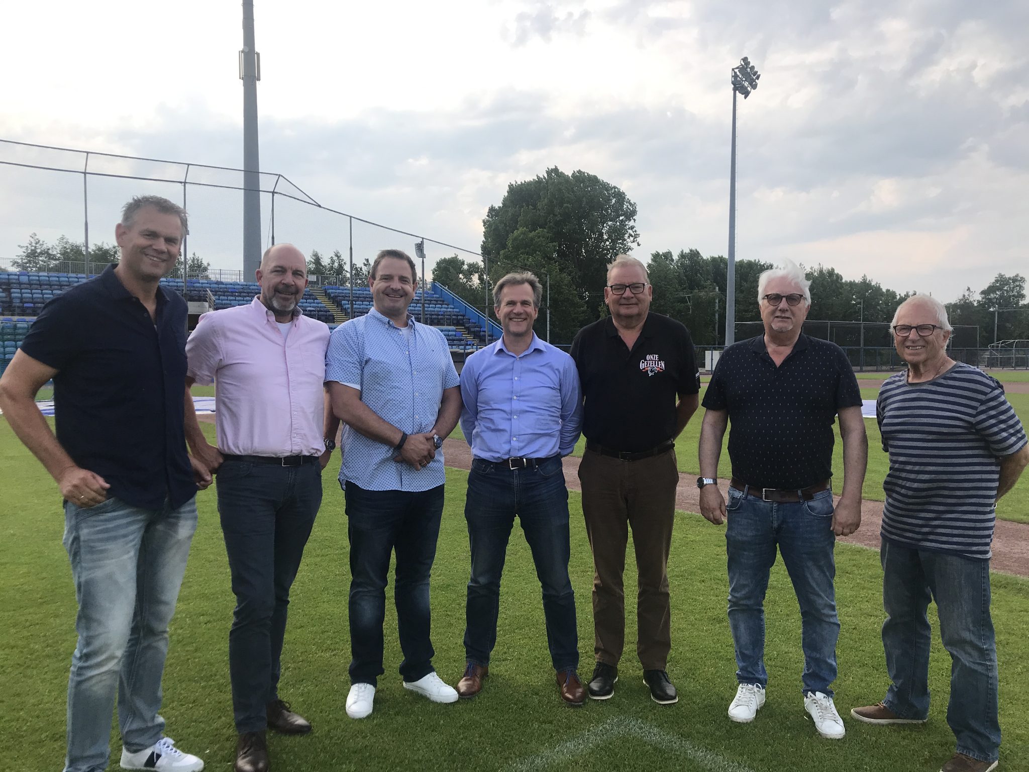 Samenwerkingsovereenkomst met Rabbits ondertekend Onze Gezellen Honk en Softbal Samenwerkingsovereenkomst met Rabbits ondertekend Onze Gezellen Honk en Softbal