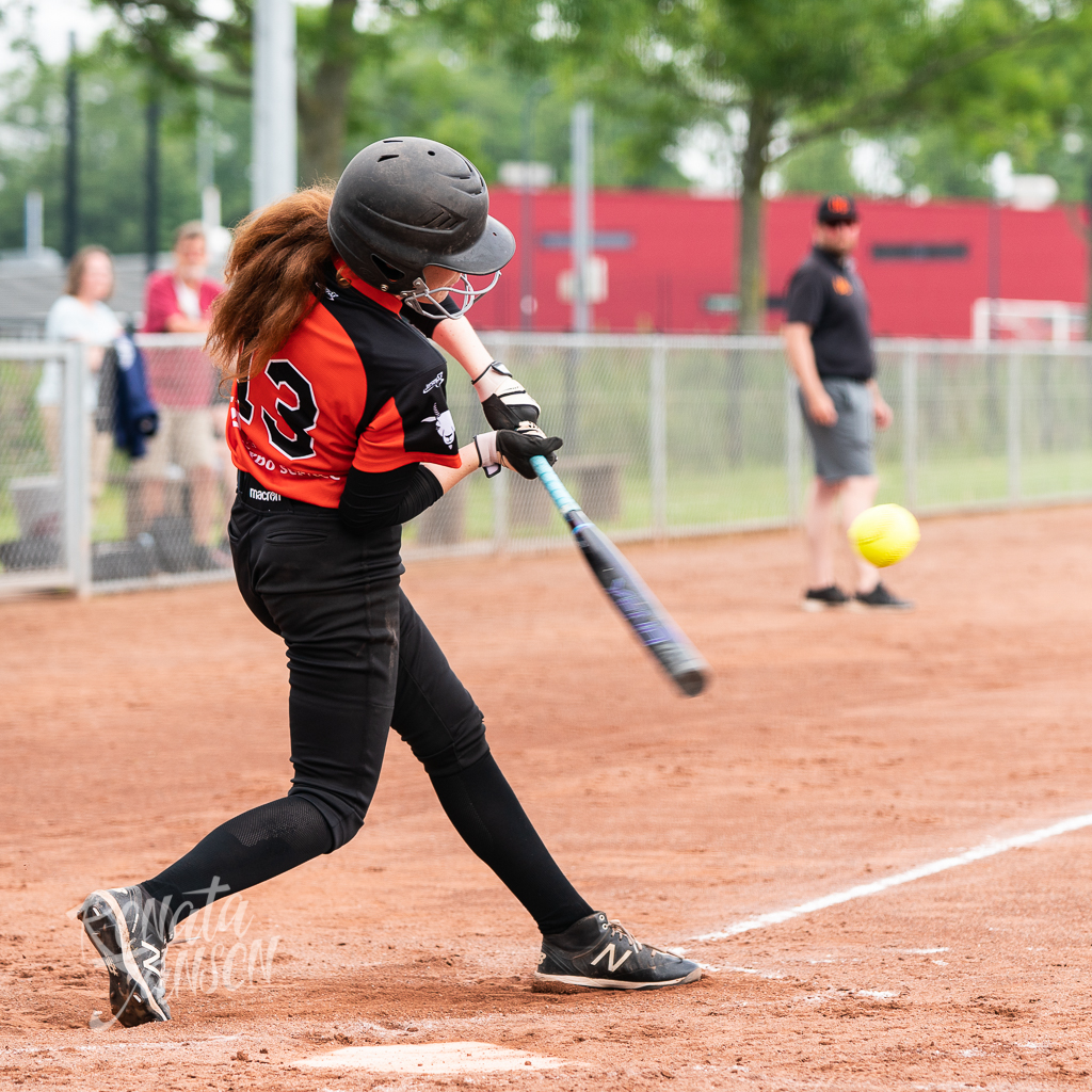 Sarah en Yarah naar dames 1 en het WK U10 in Peru Onze Gezellen Honk en Softbal Sarah en Yarah naar dames 1 en het WK U10 in Peru Onze Gezellen Honk en Softbal